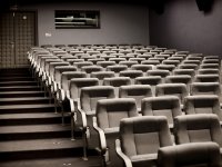 Čak i kada se kinodvorane otvore neće biti filmova za prikazivanje