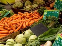 Tradicionalna blagdanska košarica 1956 kuna, skromnija 802 kune