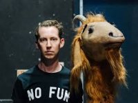 Poznati ilustrator otkrit će kako na apsurdnim projektima zarađuje za život