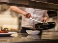 Država zapošljava 50 kuhara, ali nitko ne želi raditi za 700 eura: ‘Oni traže 1200 eura. Jako su iskalkulirani’