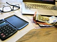 Ostvarili ste veliki profit. Kako platiti što manje poreza, a da je sve legalno?