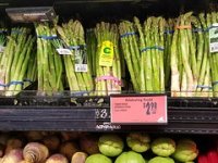 Prvi urod šparoga prodao je Todoriću po 24 kn/kg