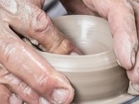 Zašto obrtnici moraju plaćati komoru koja ima 18 milijuna kuna u banci, visoke plaće i porezne neprilike