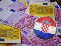 Uvođenje eura pomoći će hrvatskom turizmu